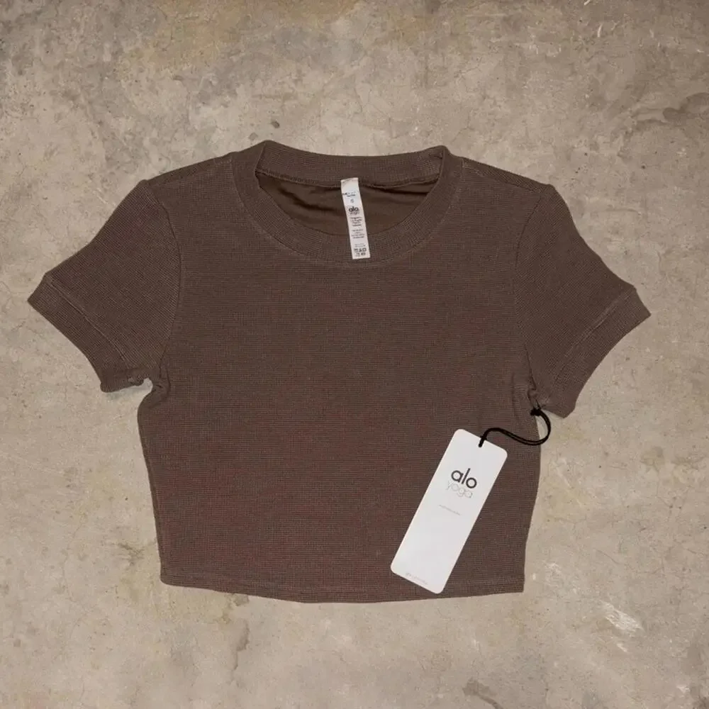 NWT ALO Yoga Micro Waffle Sierra Short Sleeve Crop Top- Hot Cocoa size S - Picture 3 of 5
